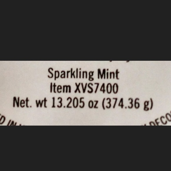 DW HOME CANDLE SPARKLING MINT RICHLY SCENTED NEW - Picture 4 of 4